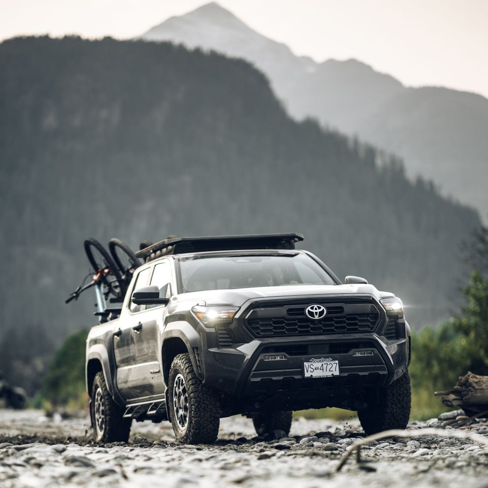 Schienenhalterung für Thule Caprock Dachplattform. Passend für VW Amarok Double Cab Pickup, 2010-2022