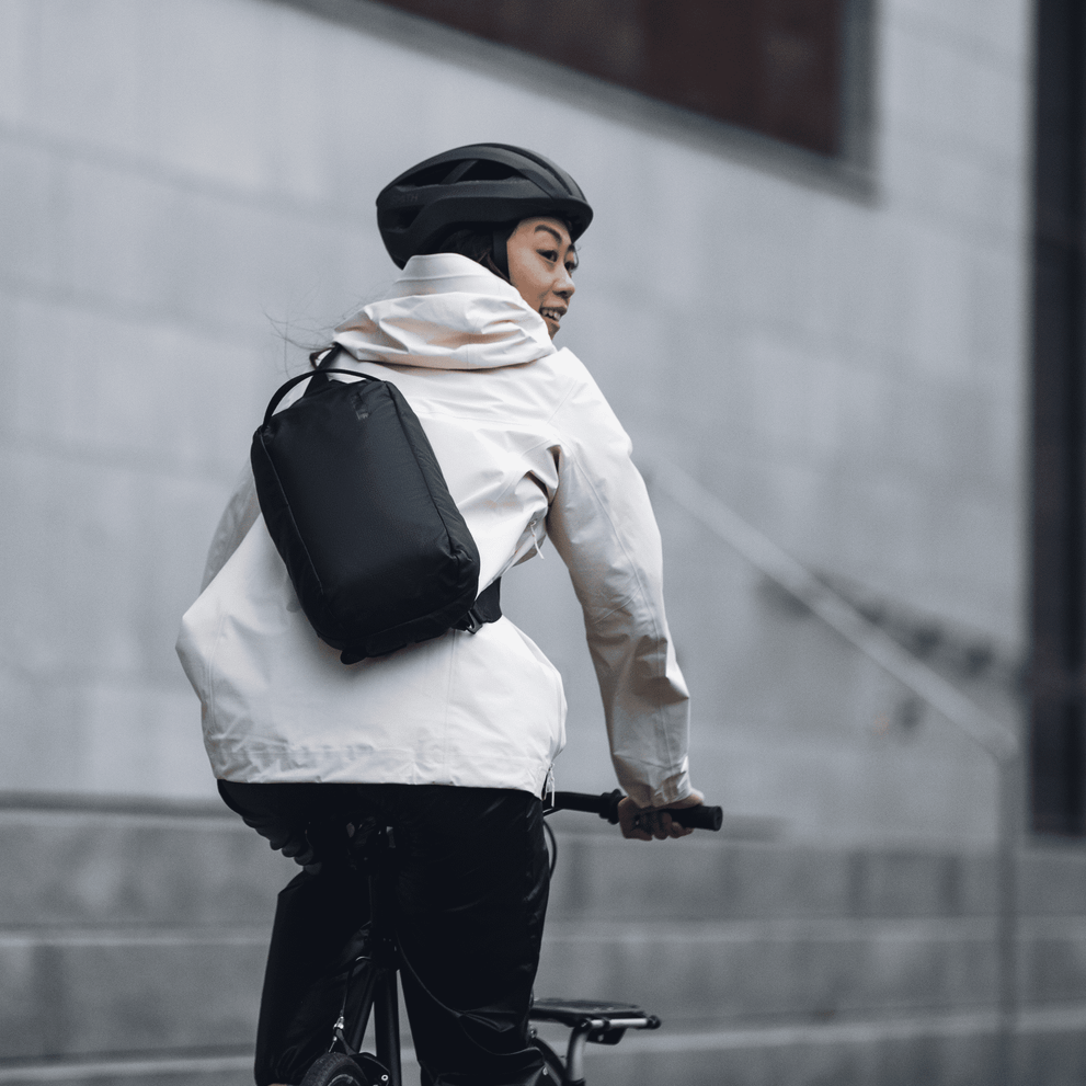 Thule Tact Sling 8L - Black