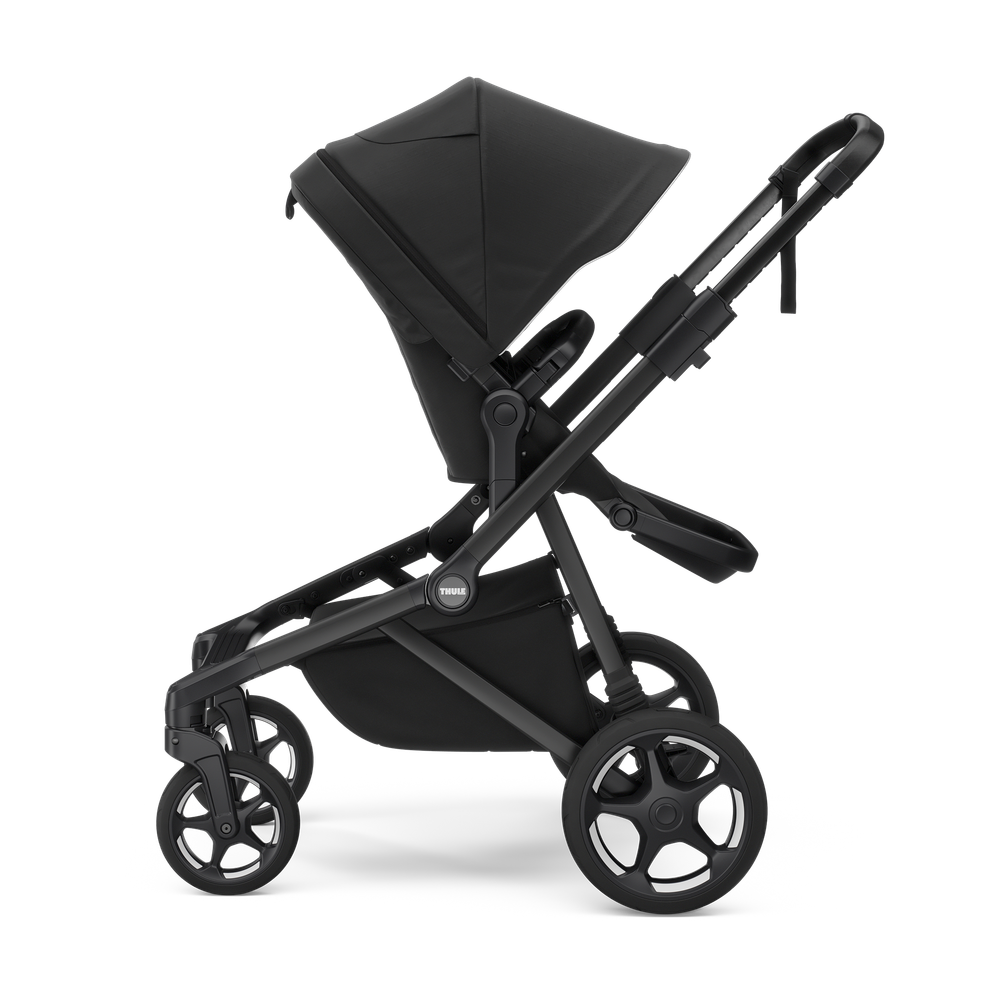Thule Sleek 2 Kombikinderwagen Bundle – Tiefschwarz – Inkl. Babywanne