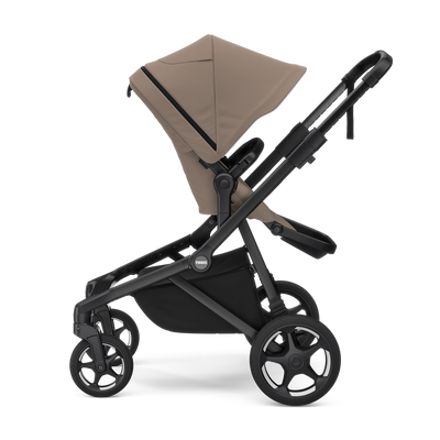 Thule Sleek 2 Wandelbarer Kinderwagen – Getöntes Taupe auf schwarz