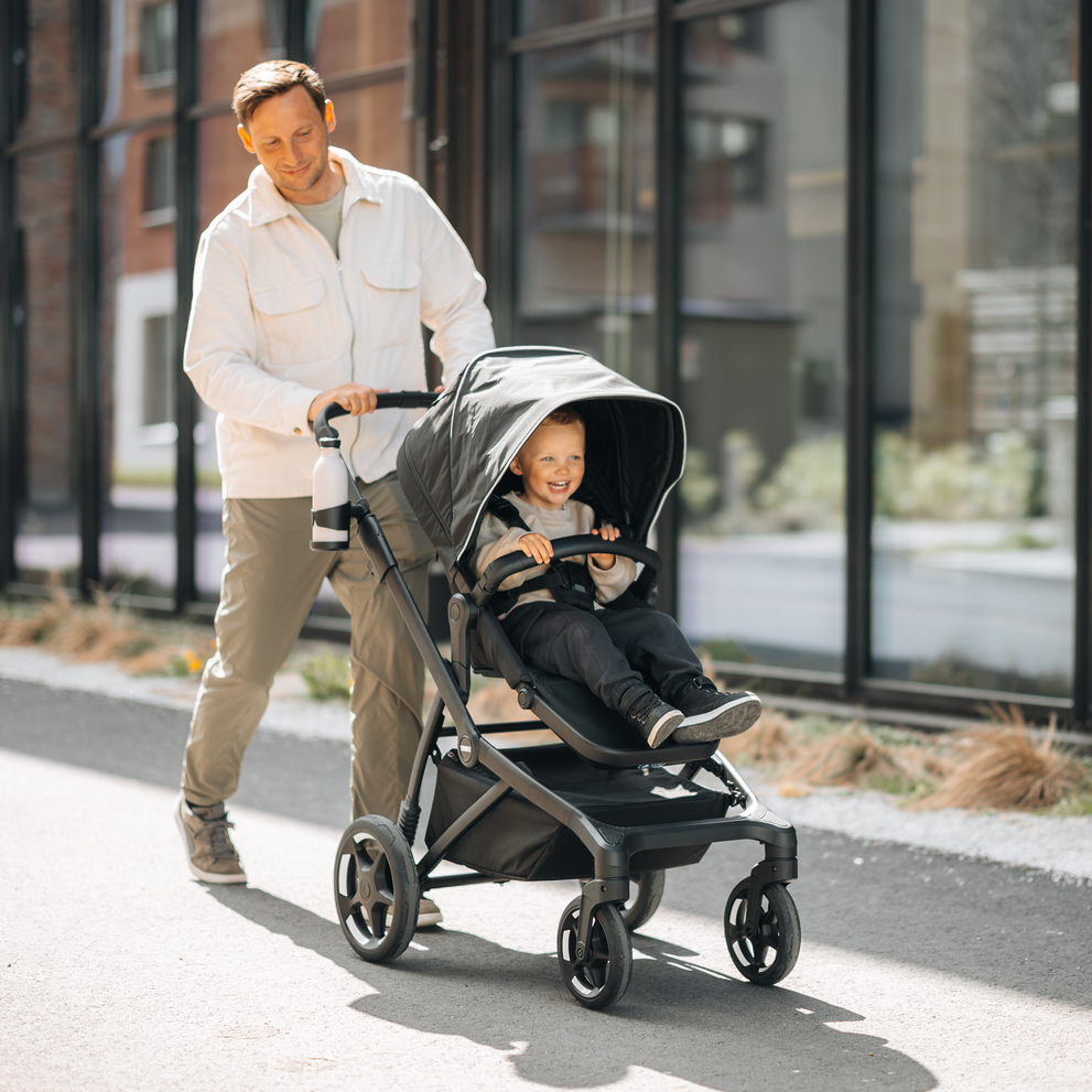 Thule Sleek 2 Wandelbarer Kinderwagen – Getöntes Taupe auf schwarz