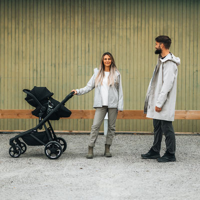 Thule Sleek 2 Kombikinderwagen Bundle – Getöntes Taupe – Inkl. Babywanne