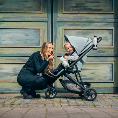 Thule Spring 2 Kompakter All-Terrain-Kinderwagen – Black / Midnight Black