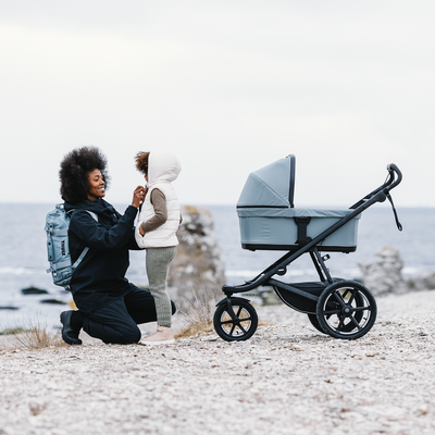 Thule Urban Glide 3 Kinderwagen Nebelgrün auf Schwarz