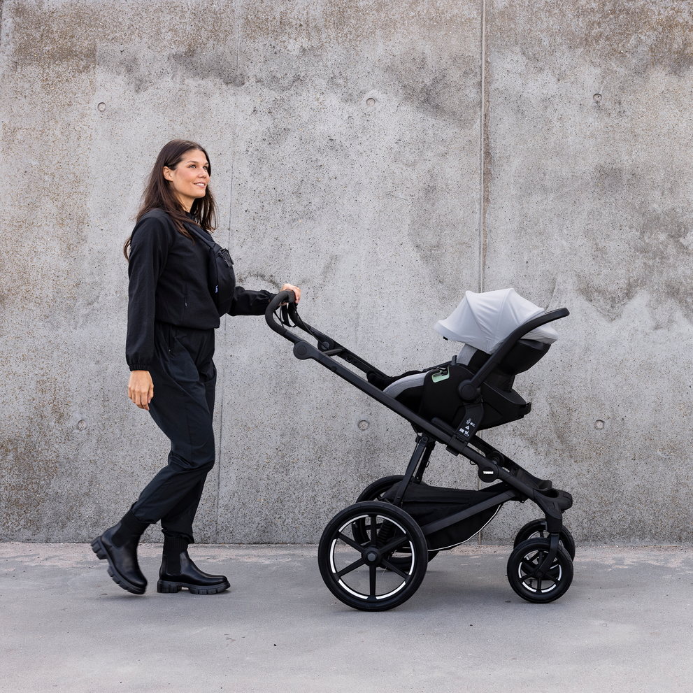 Thule Urban Glide 4 Kinderwagen Tinted Taupe on Black