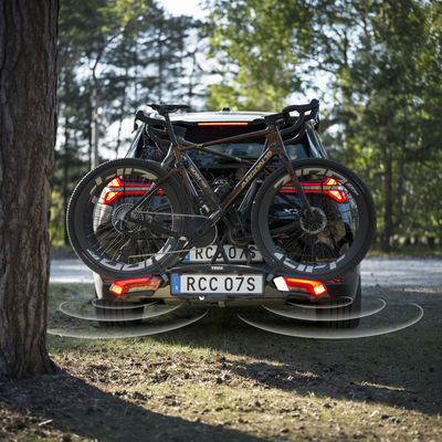Thule Epos 2 ParkSecure – Faltbarer Anhängerkupplungs-Fahrradträger für 2 Bikes mit integrierten Parksensoren