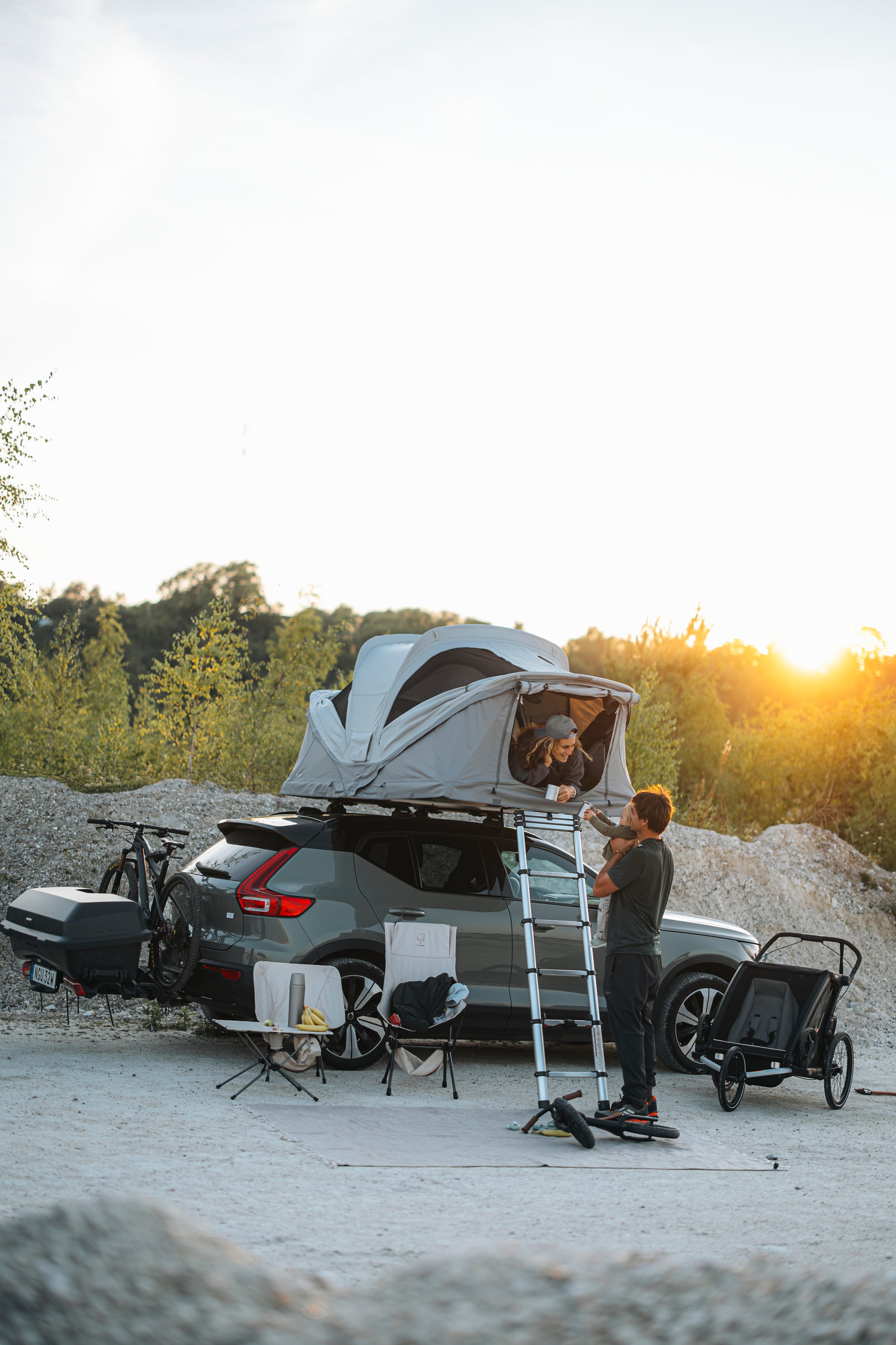 Thule Approach 2 M Dachzelt – Aschgrau: Panorama-Komfort für 2-3 Personen