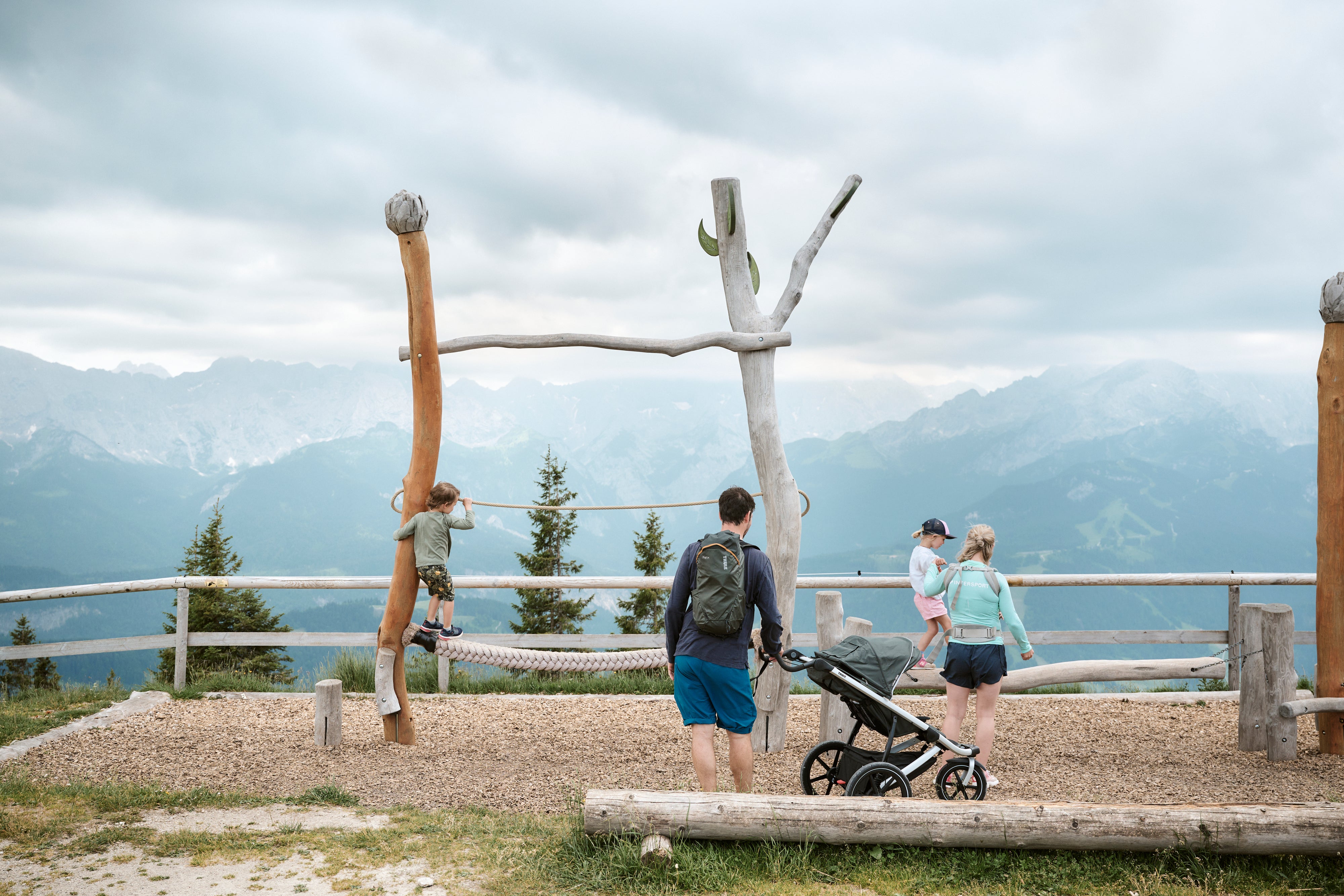 Thule Urban Glide 4 Geländekinderwagen – Dunkler Schiefer