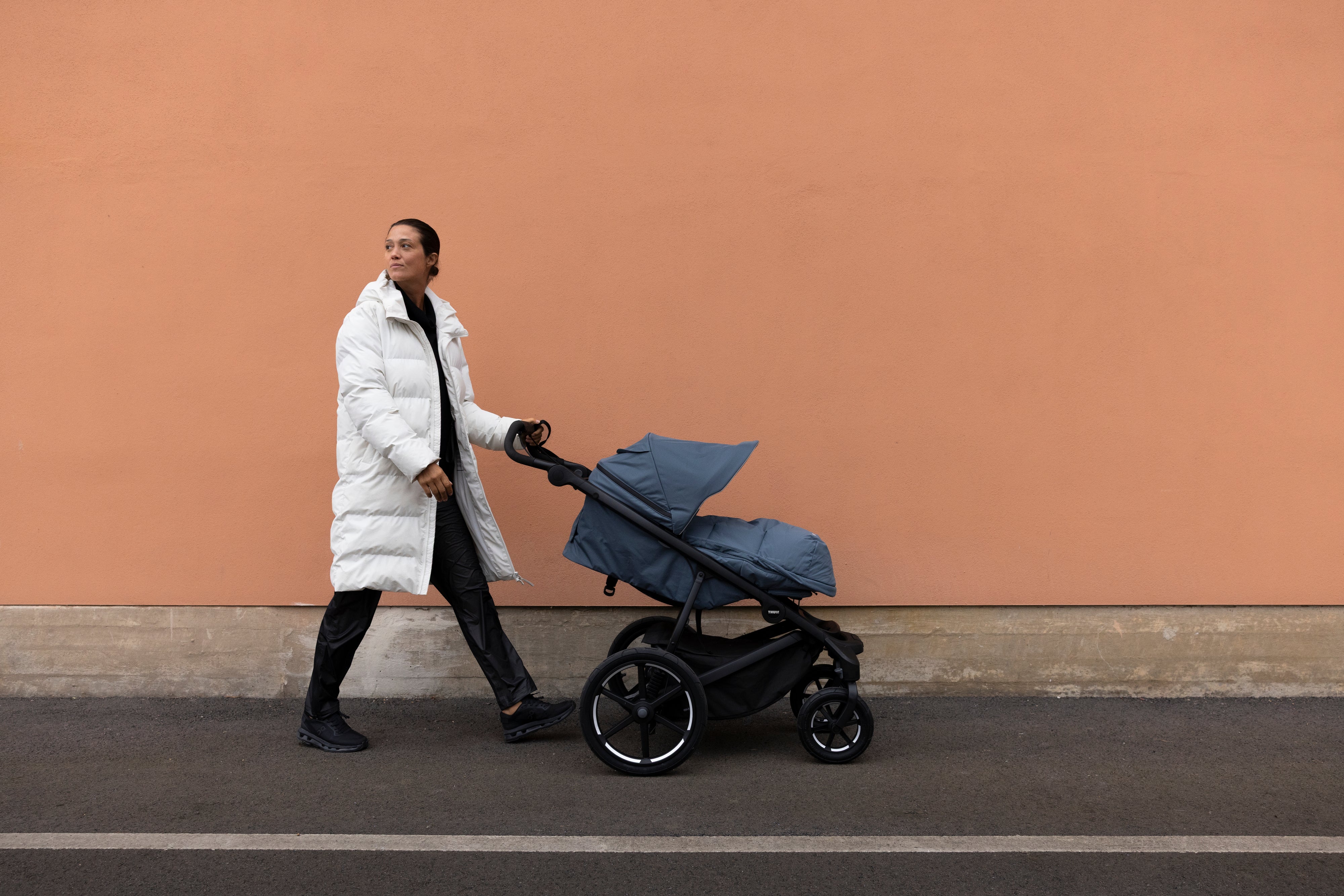 Thule Elements High-Performance Fußsack (Größe S) – Getöntes Taupe